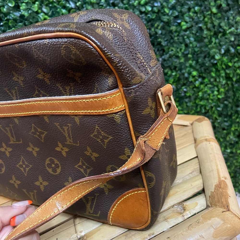 Authentic Louis Vuitton Trocadero Crossbody - Picture 9 of 11